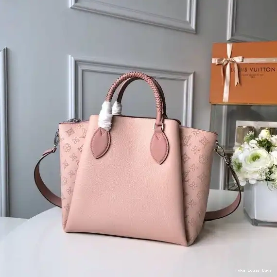 Fake Louis Bags Vuitton Bag Haumea Louis 0604